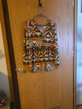 HEIMISH USA Aztec-Pattern Top in Rust, Olive & Cream Ptp 20, L 27, NWOT.